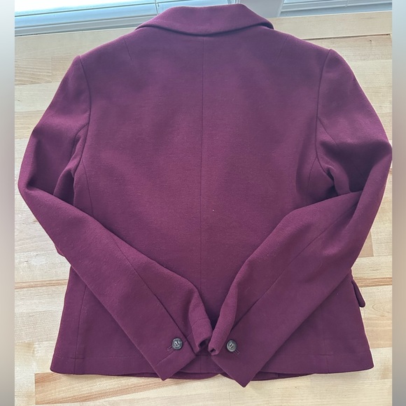 Blazer- Plum color. U.S size 04. - Picture 3 of 3